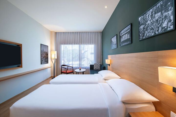 Room 7 of 24
