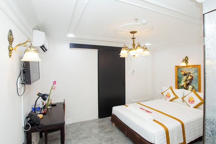 Room 13 of 307