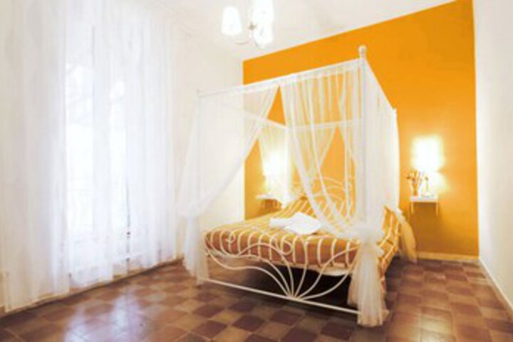 Room 15 of 23