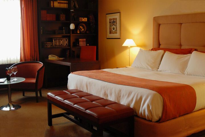Room 6 of 34