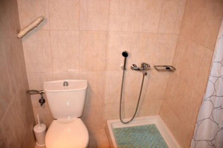 Room 2 of 41