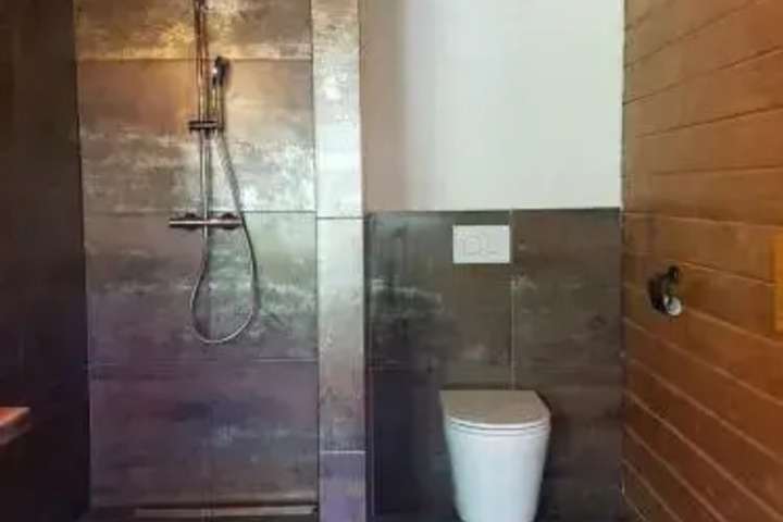Room 9 of 19