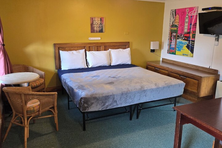 Room 6 of 69