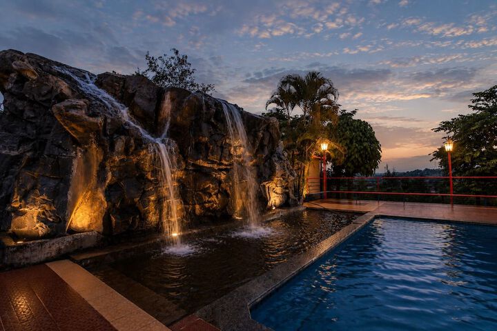 Pool 43 of 88