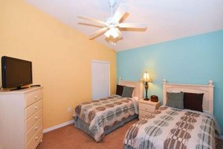 Room 9 of 25