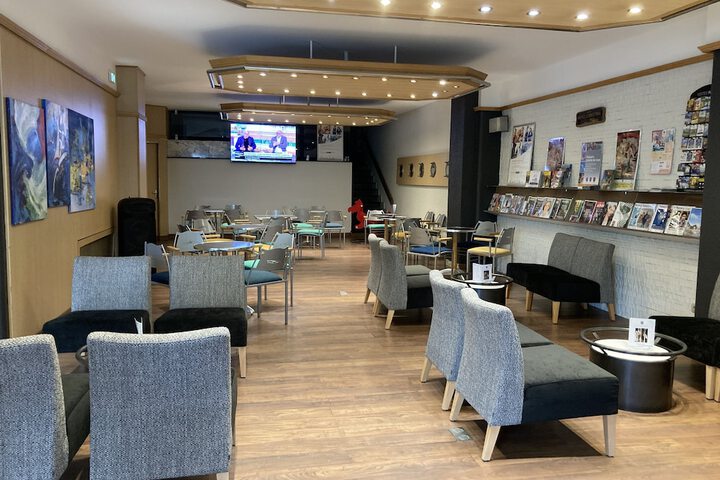 Guest Lobby