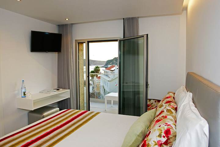 Room 5 of 36