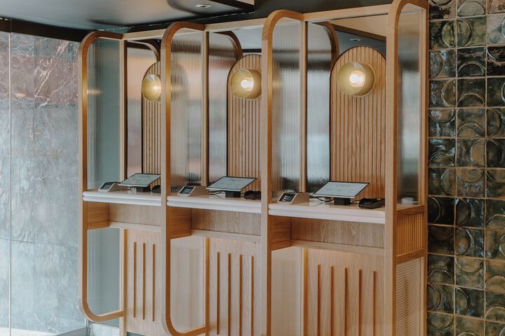 Check-in/check-out kiosk