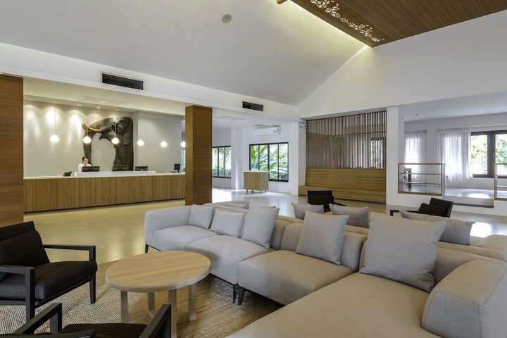 Hotel Interior 4 of 134