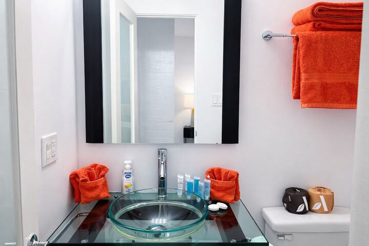 Room 43 of 65