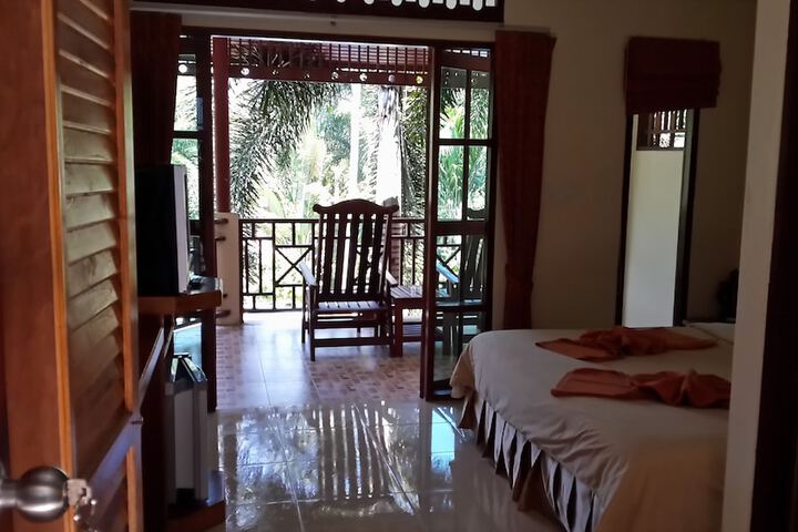 Room 5 of 81