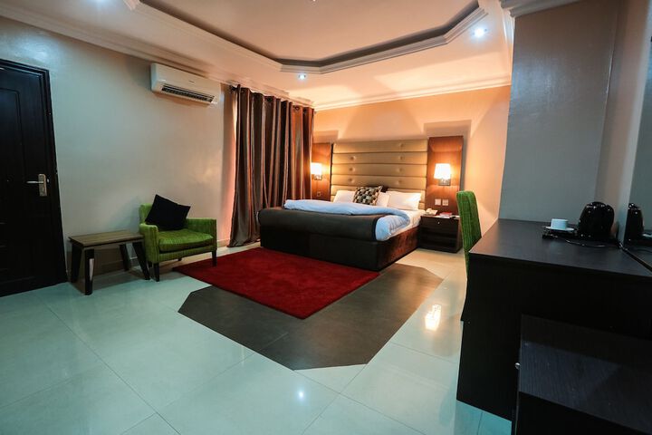 Room 14 of 81