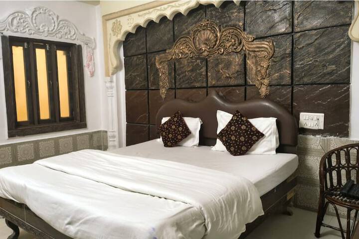 Room 7 of 20