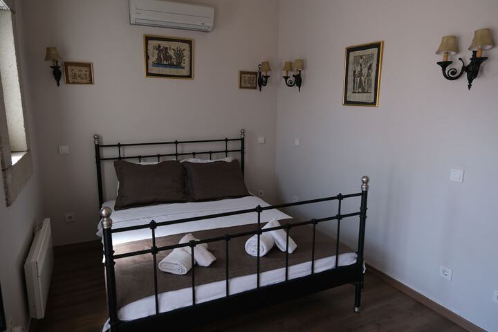 Room 18 of 43