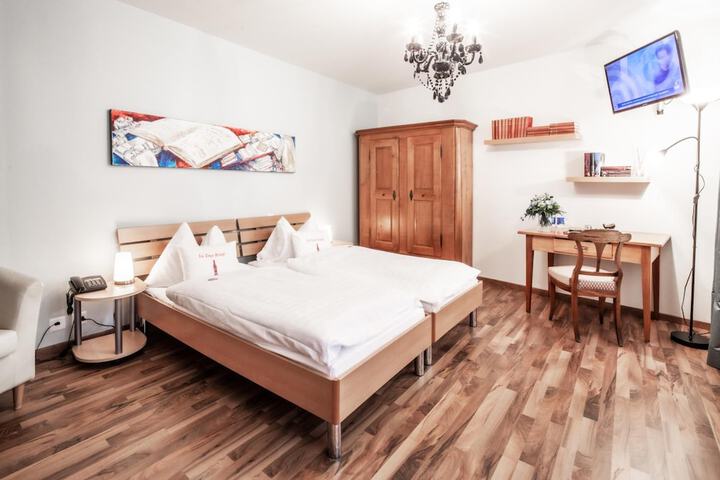 Room 15 of 46