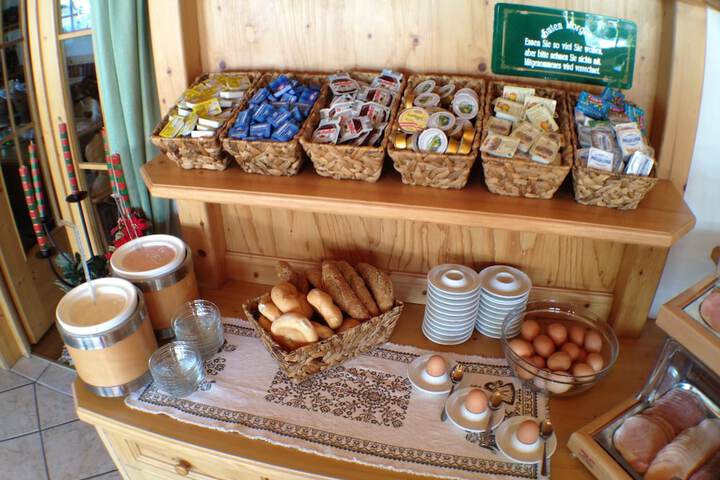 Breakfast/Coffee Service 26 of 50
