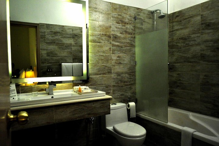 Room 27 of 45