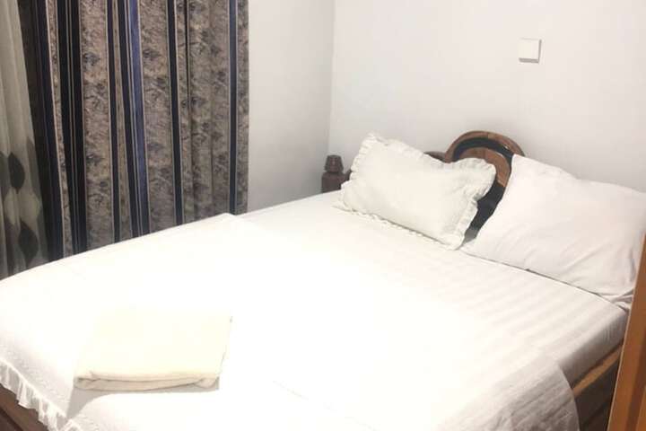 Room 2 of 17