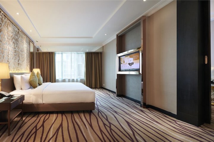 Room 12 of 49