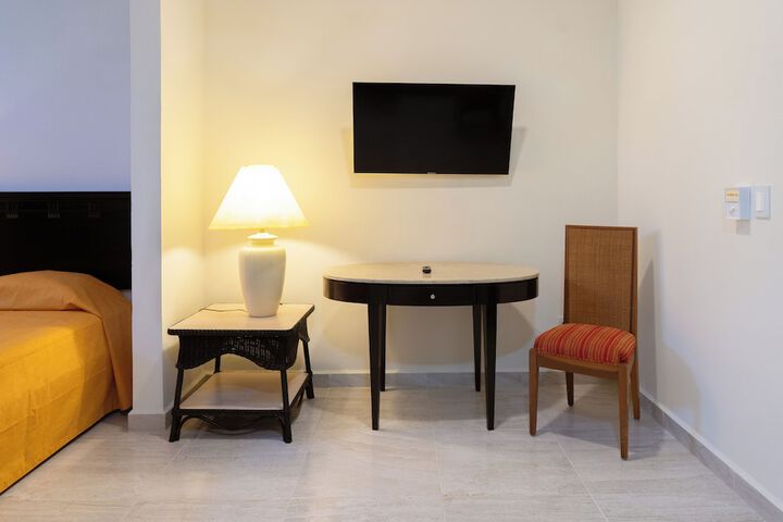 Room 13 of 22