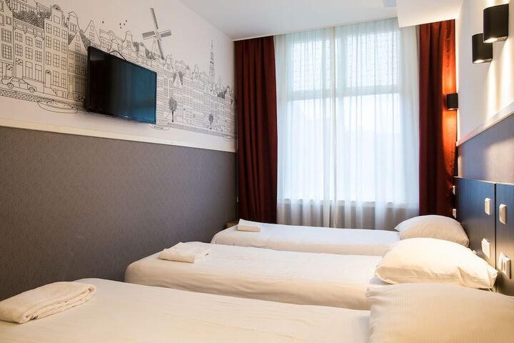 Room 14 of 37