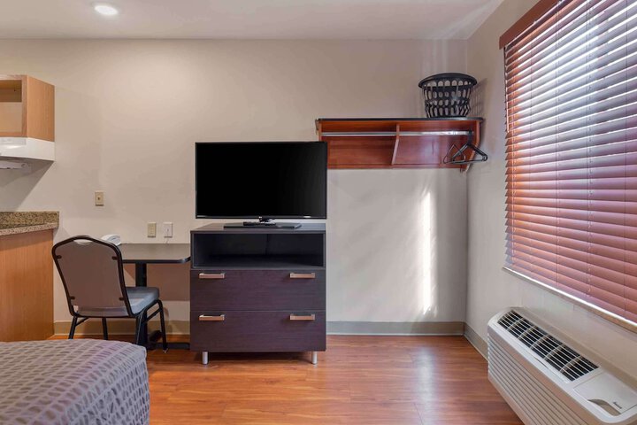 Studio with Double Bed (10 of 16)