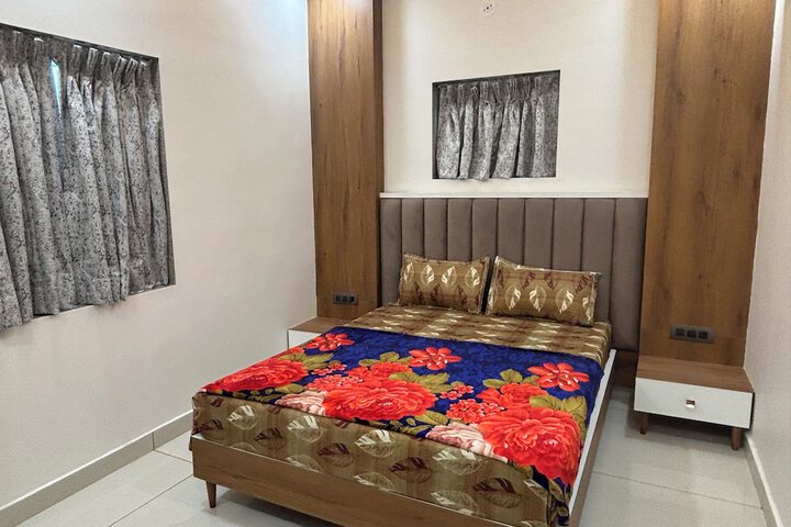 Room 3 of 13