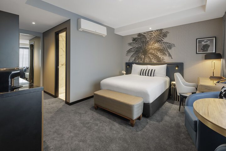 Room 14 of 27