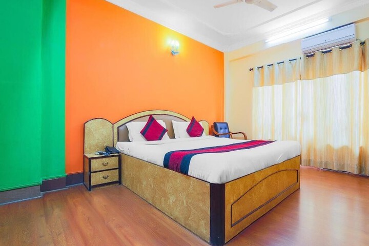 Room 2 of 6