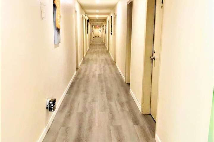 Ballroom/Hall 19 of 24