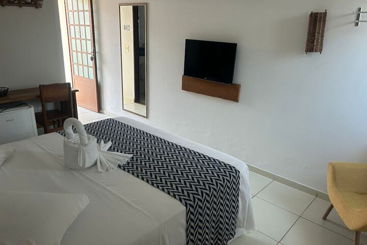 Room 2 of 32