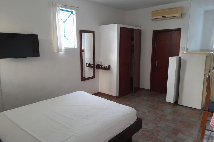 Room 12 of 83