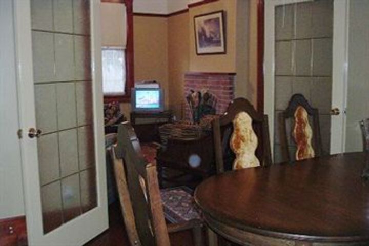 Dining 3 of 6