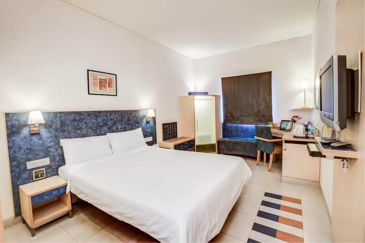 Room 4 of 25
