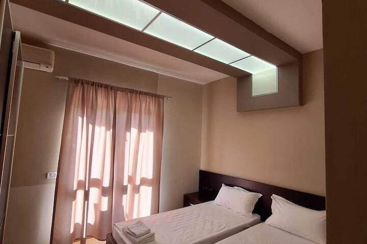 Room 3 of 27