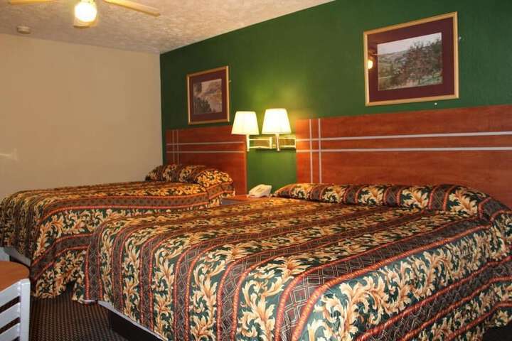 Room 11 of 18