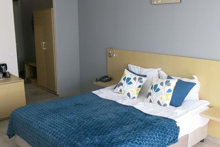 Room 6 of 41