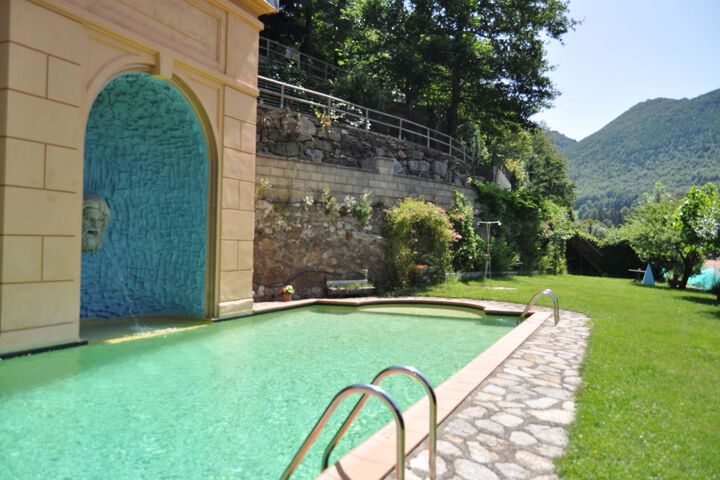 Hotel with Pool