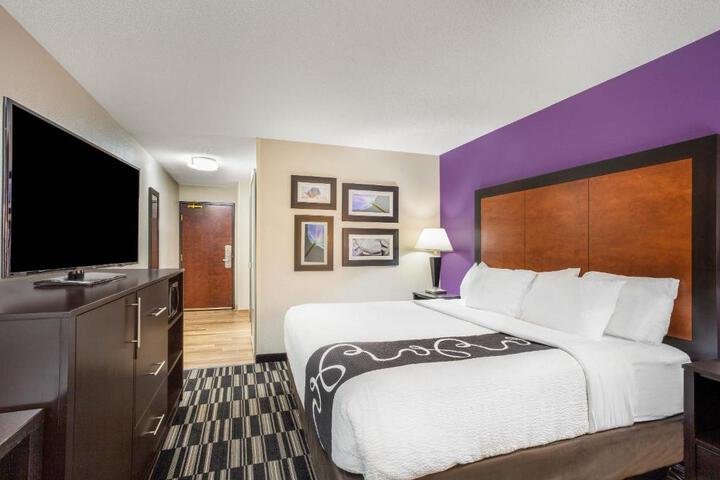 1 King Bed (18 of 18)
