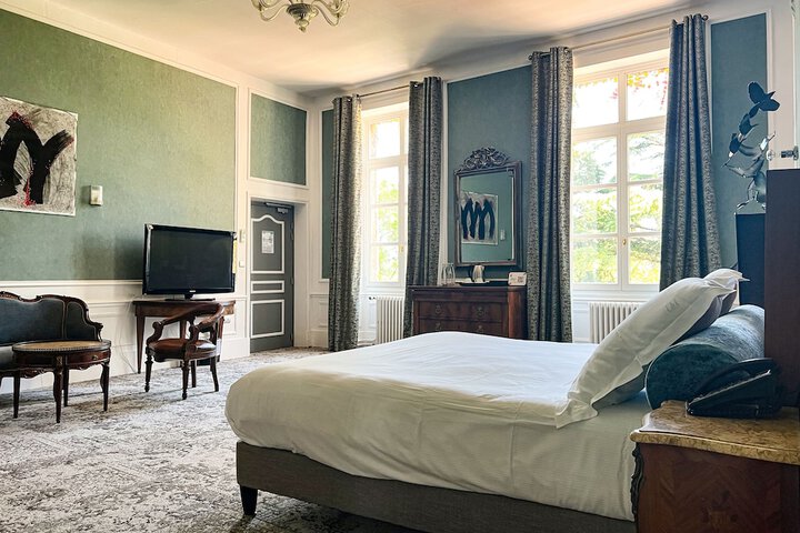 Room 4 of 24
