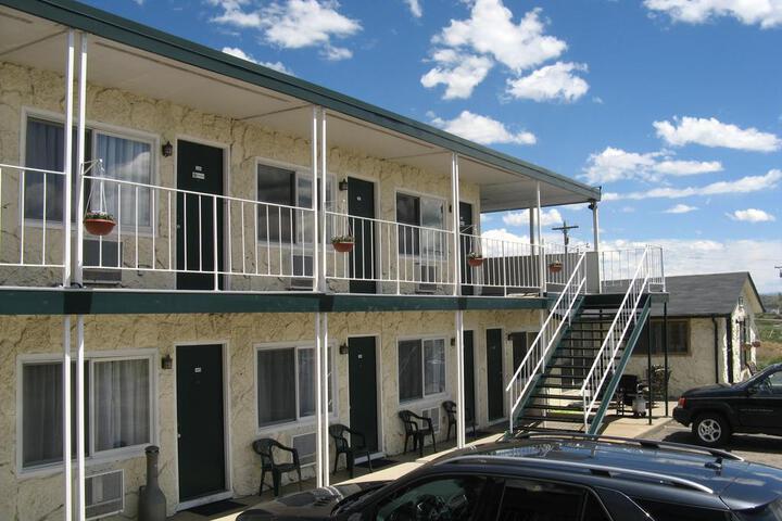 VALLEY VISTA INN