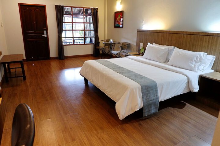 Room 5 of 75