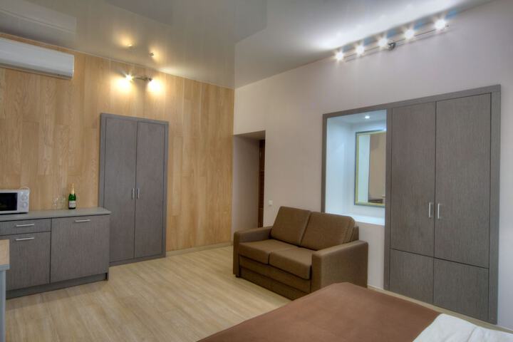 Room 34 of 100