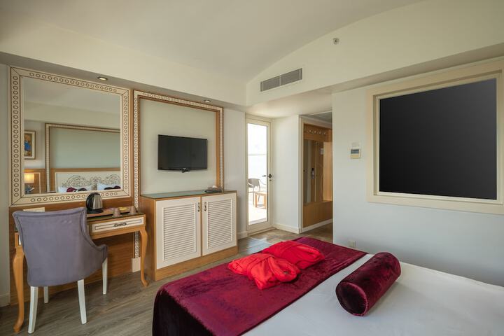 Room 11 of 108