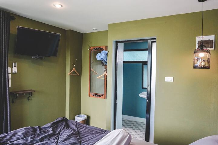 Room 37 of 122