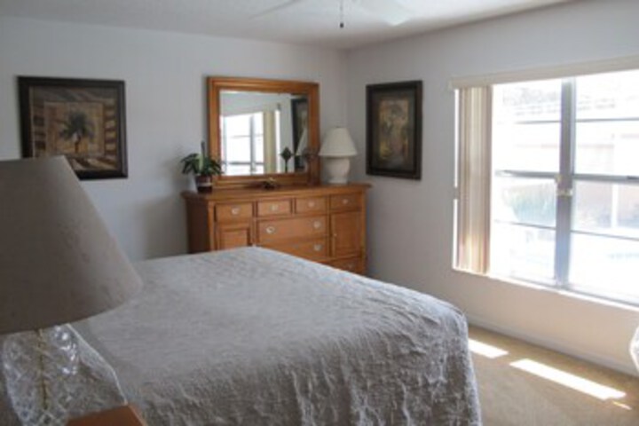 Room 85 of 291