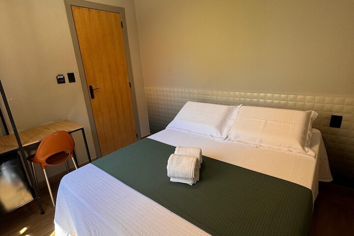 Room 8 of 30