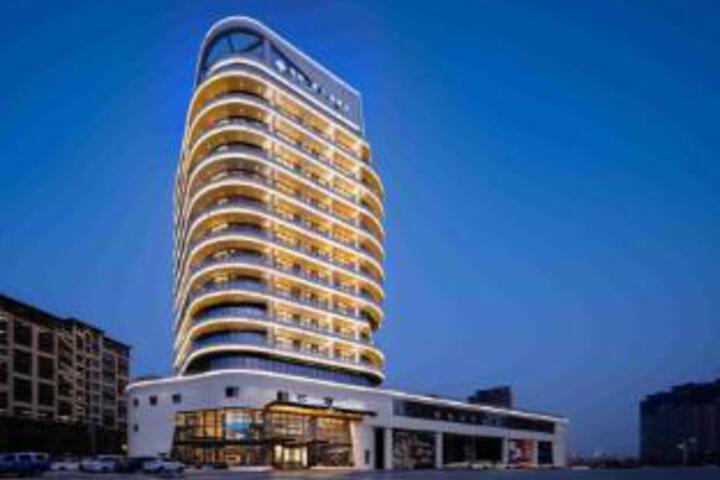 The GiorgioMorandi Hotels (Linyi Peoples Square Wanxianghui)