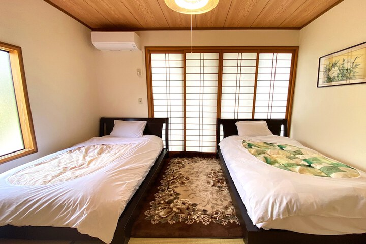 Room 16 of 76