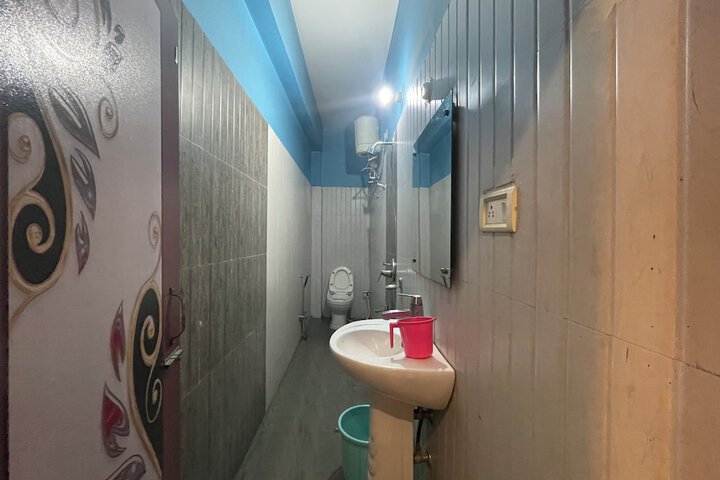 Room 68 of 94